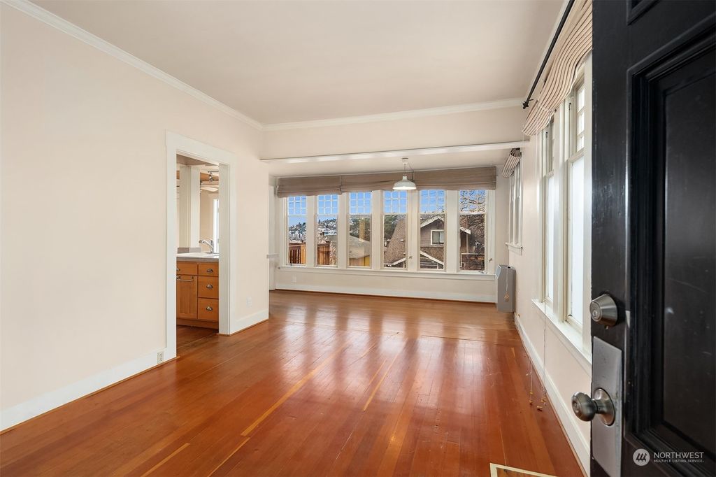 Photo of 267 E Newton Street, Seattle, WA 98102 (MLS # 2209169)