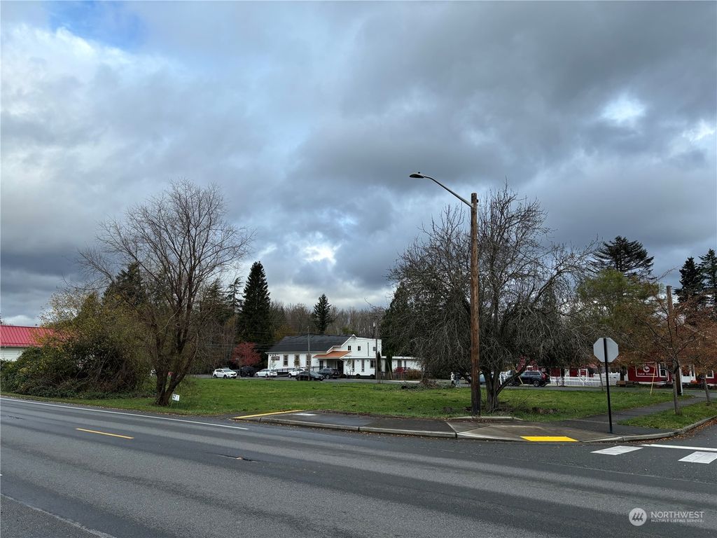 Photo of 8437 Falls Avenue SE, Snoqualmie, WA 98065 (MLS # 2309760)