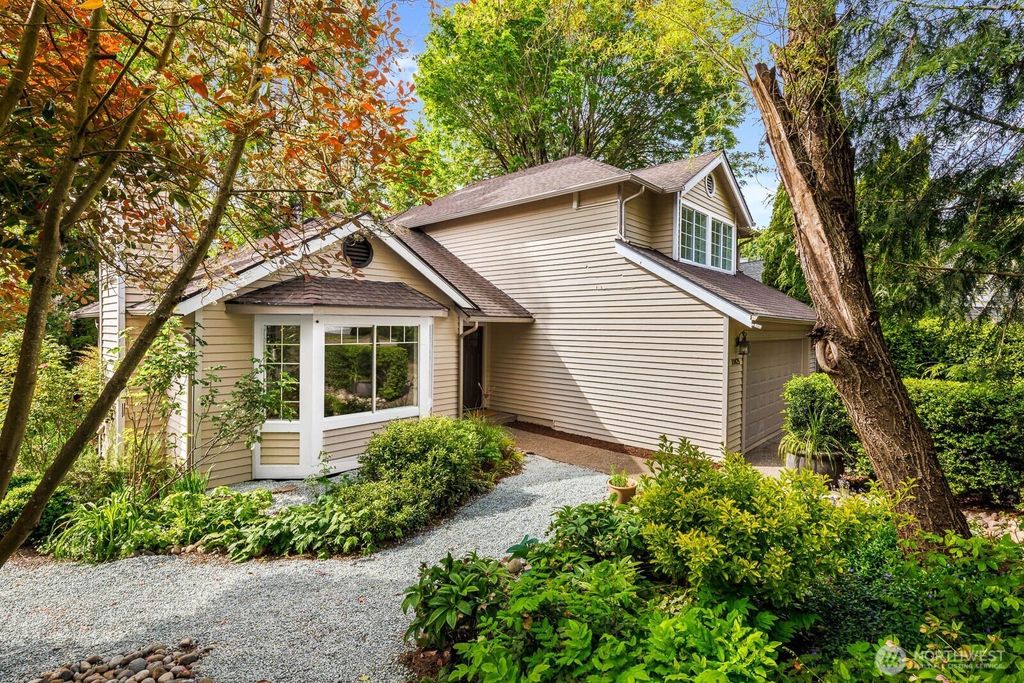 Photo of 10825 NE 64th Street, Kirkland, WA 98033 (MLS # 2373520)