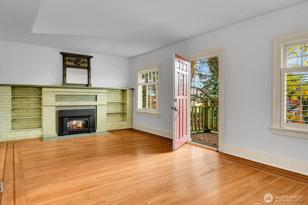 Photo of 1512 10th Avenue W, Seattle, WA 98119 (MLS # 2452919)