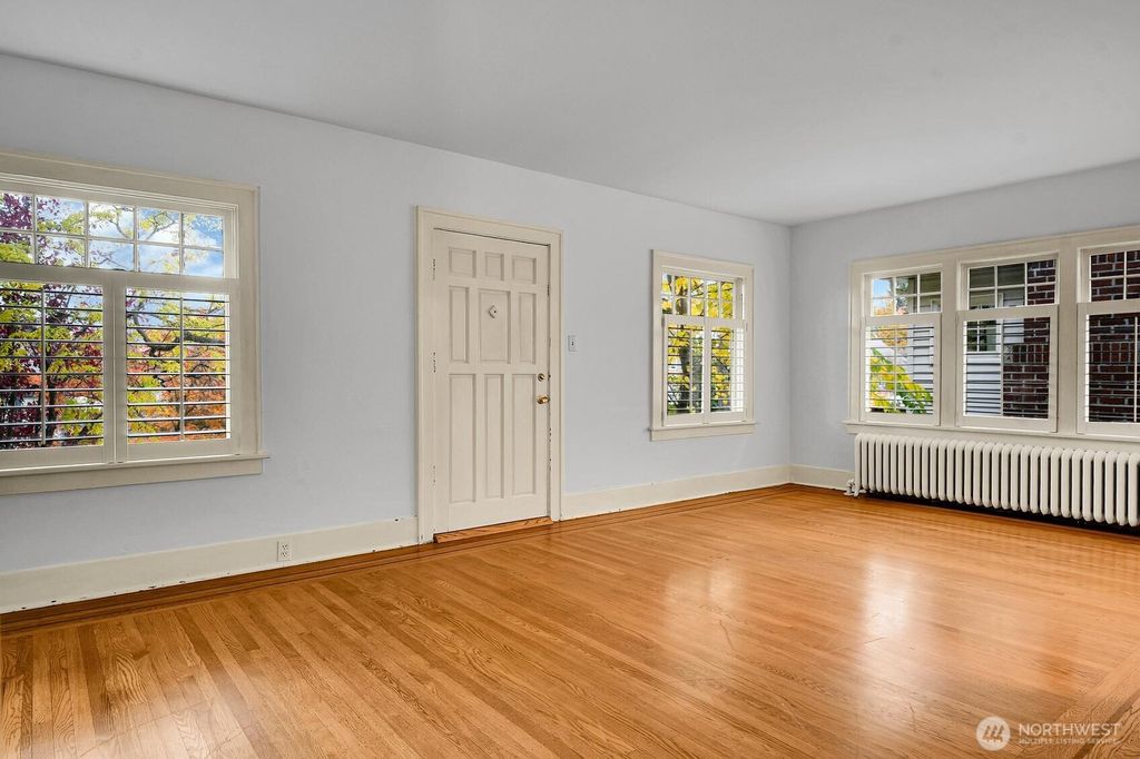 Photo of 1512 10th Avenue W, Seattle, WA 98119 (MLS # 2452919)