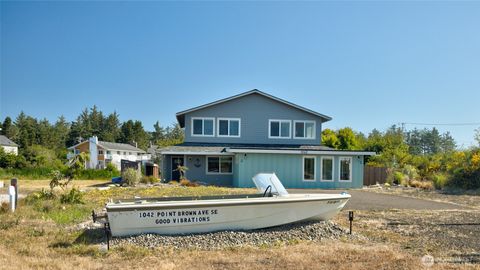 1042 Point Brown Avenue SE A & B Ocean Shores WA 98569