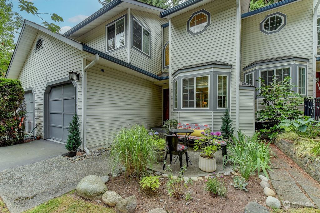 Photo of 2801 NE 195th Street, Lake Forest Park, WA 98155 (MLS # 2144595)