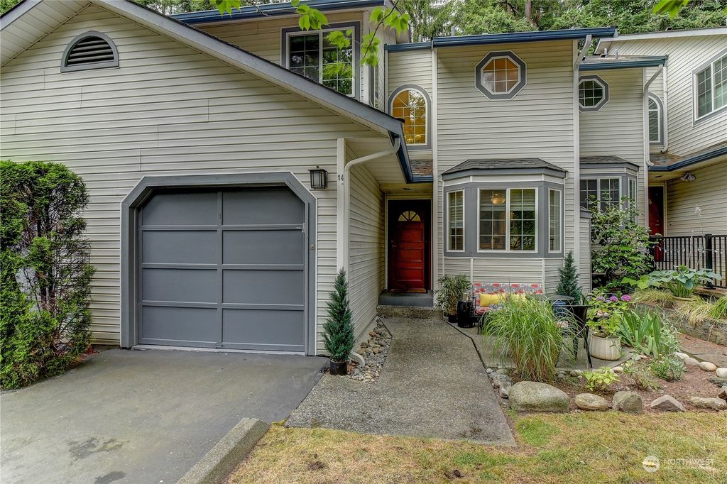 Photo of 2801 NE 195th Street, Lake Forest Park, WA 98155 (MLS # 2144595)