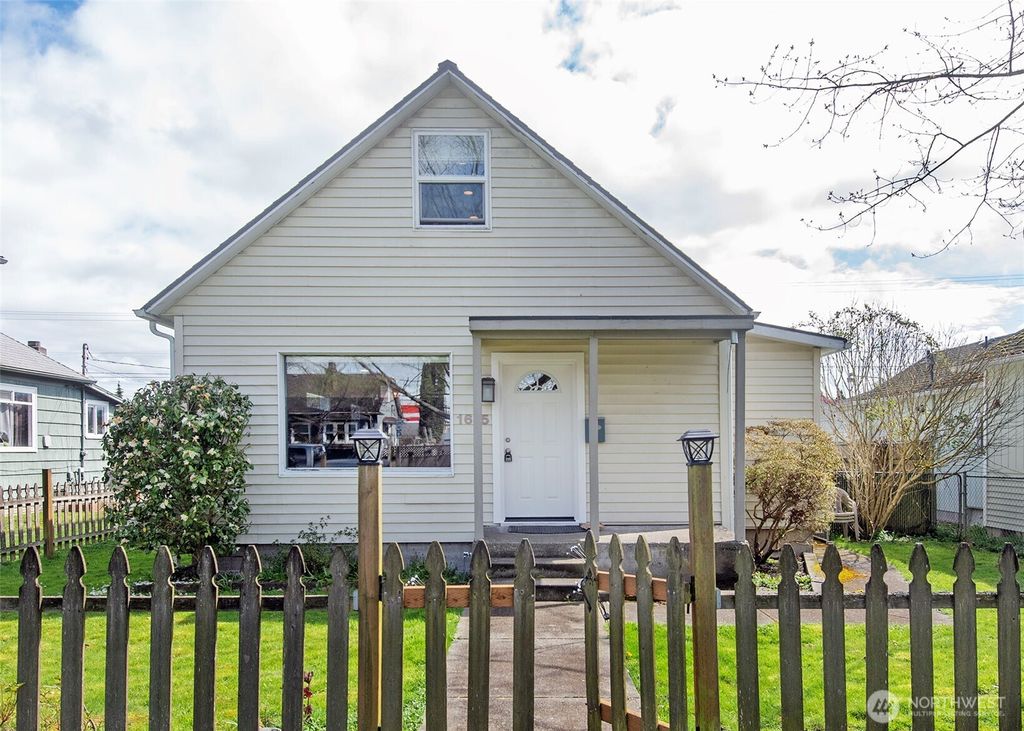 Photo of 1615 McDougall Avenue, Everett, WA 98201 (MLS # 2349183)