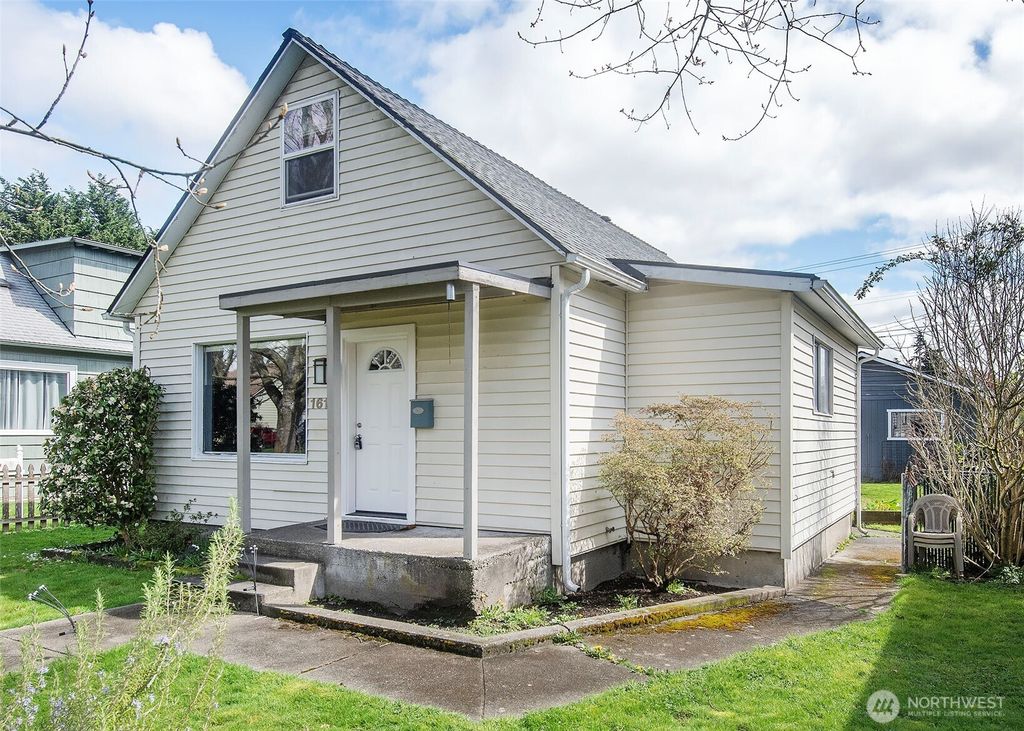 Photo of 1615 McDougall Avenue, Everett, WA 98201 (MLS # 2349183)