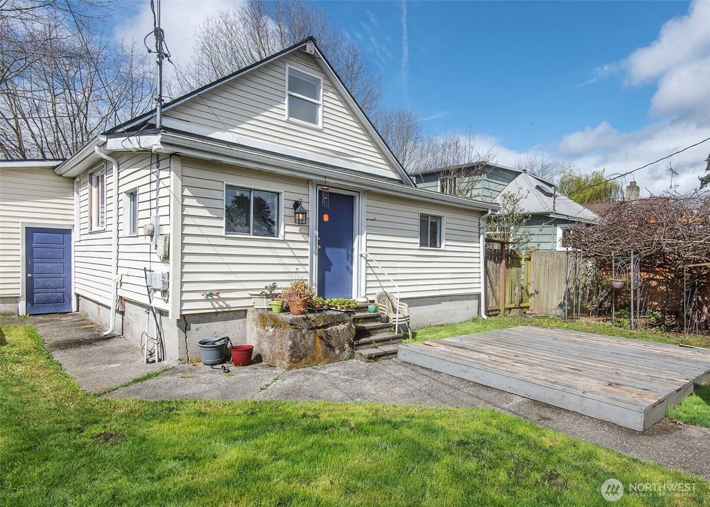 Photo of 1615 McDougall Avenue, Everett, WA 98201 (MLS # 2349183)