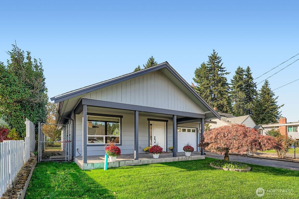 Photo of 211 O Street NE, Auburn, WA 98002 (MLS # 2447812)