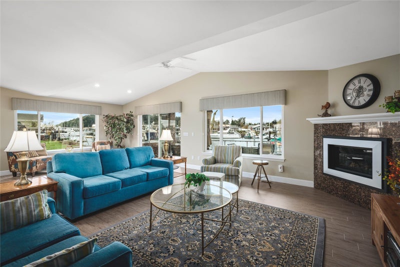 2006 Cove Place