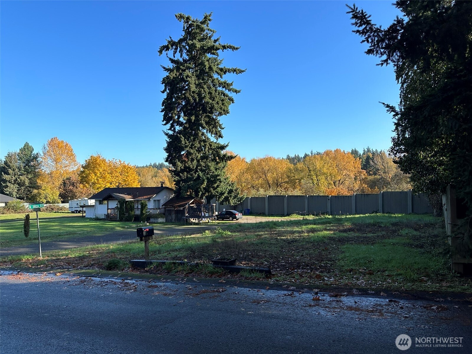 37 Meadow Avenue N