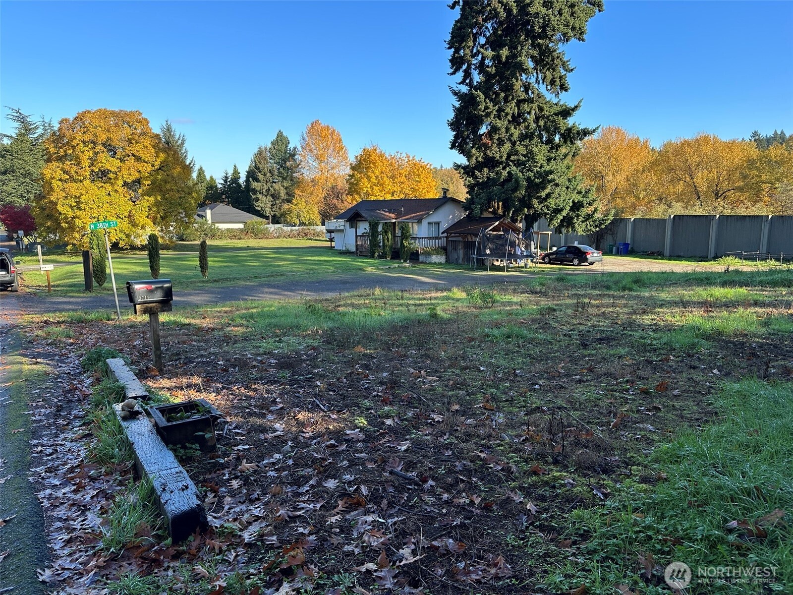 37 Meadow Avenue N