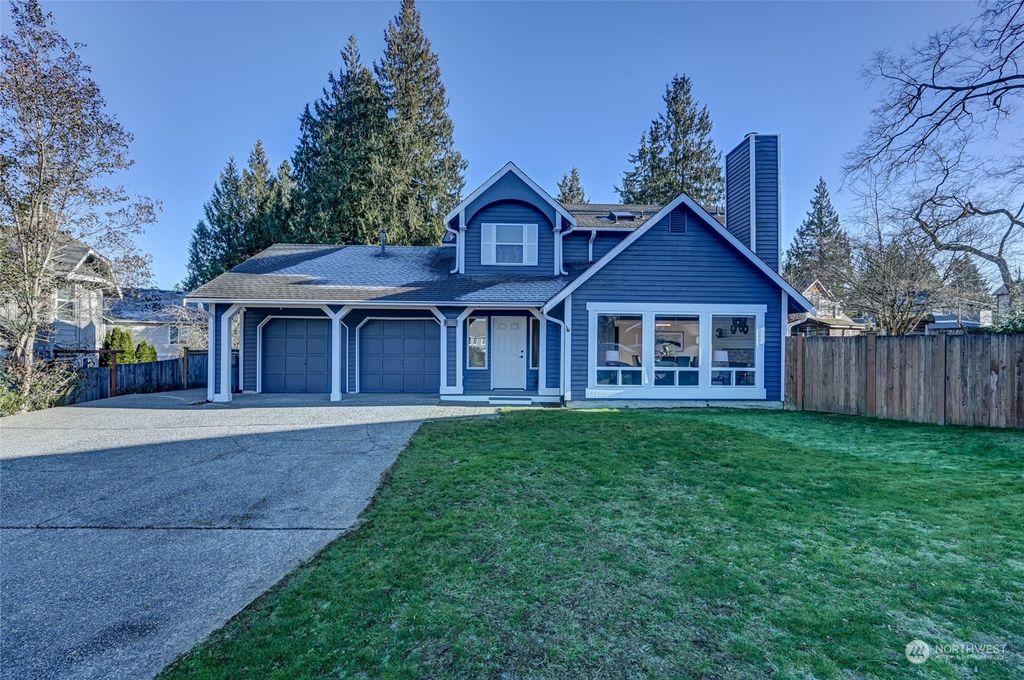 Photo of 12625 NE 81st Place, Kirkland, WA 98033 (MLS # 2325401)