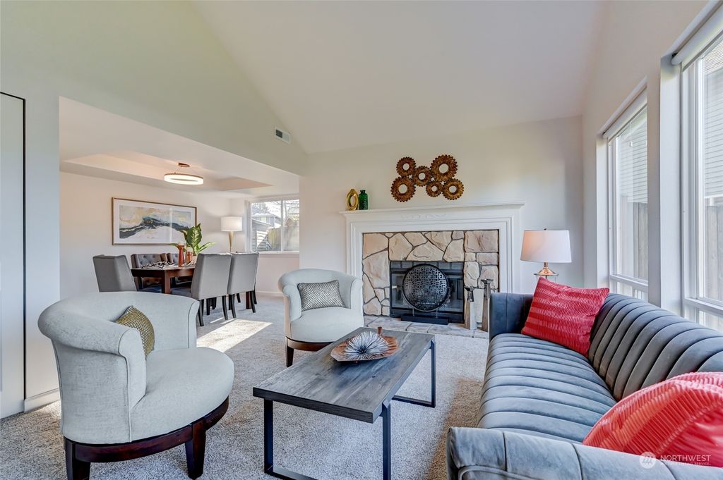 Photo of 12625 NE 81st Place, Kirkland, WA 98033 (MLS # 2325401)