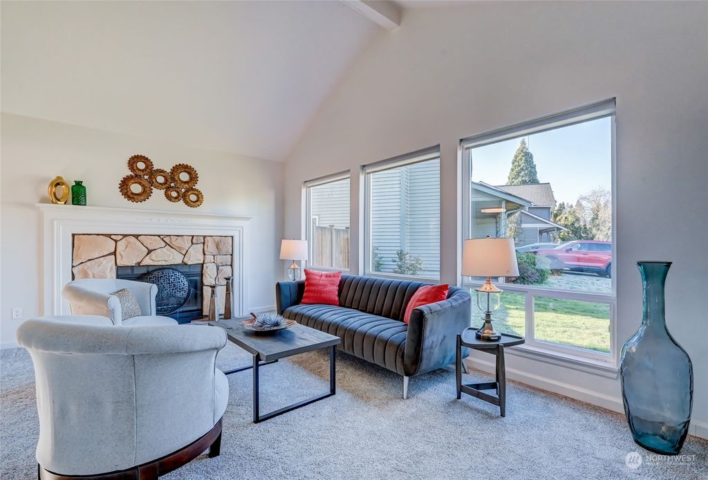 Photo of 12625 NE 81st Place, Kirkland, WA 98033 (MLS # 2325401)