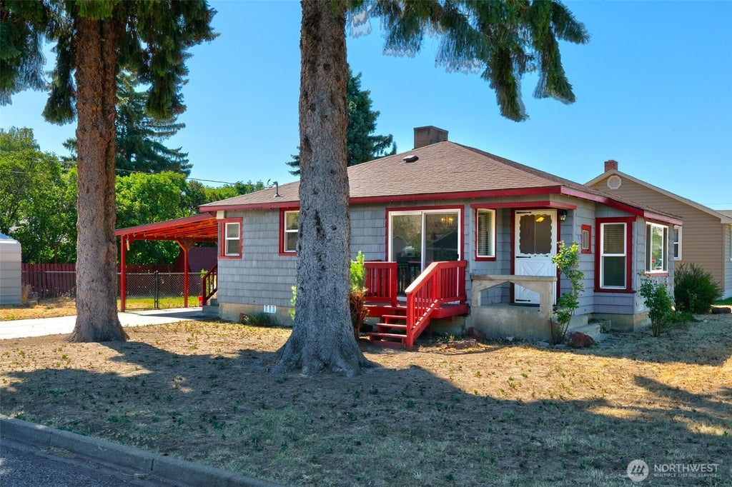 Photo of 25 Shafer Avenue, Naches, WA 98937 (MLS # 2550032)