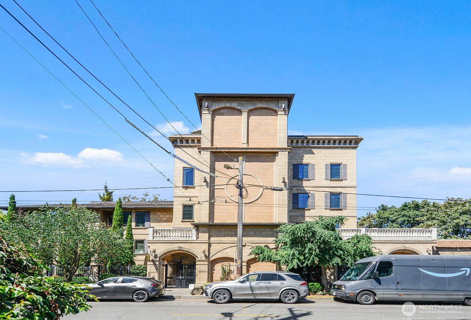 745 Bellevue Avenue E 402