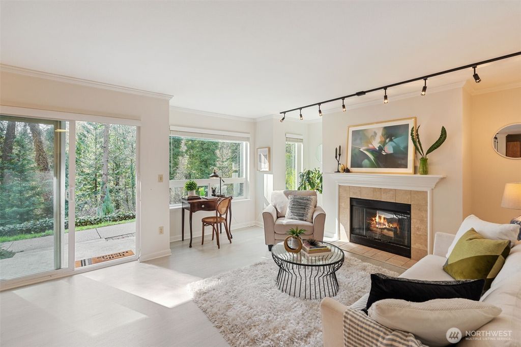 Photo of 31500 33rd Place SW #E102, Federal Way, WA 98023 (MLS # 2351856)