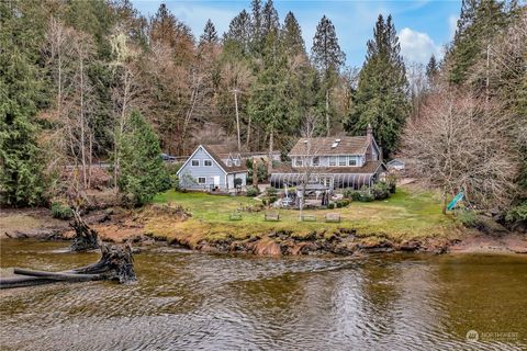 8320 E Grapeview Loop Road Allyn WA 98524