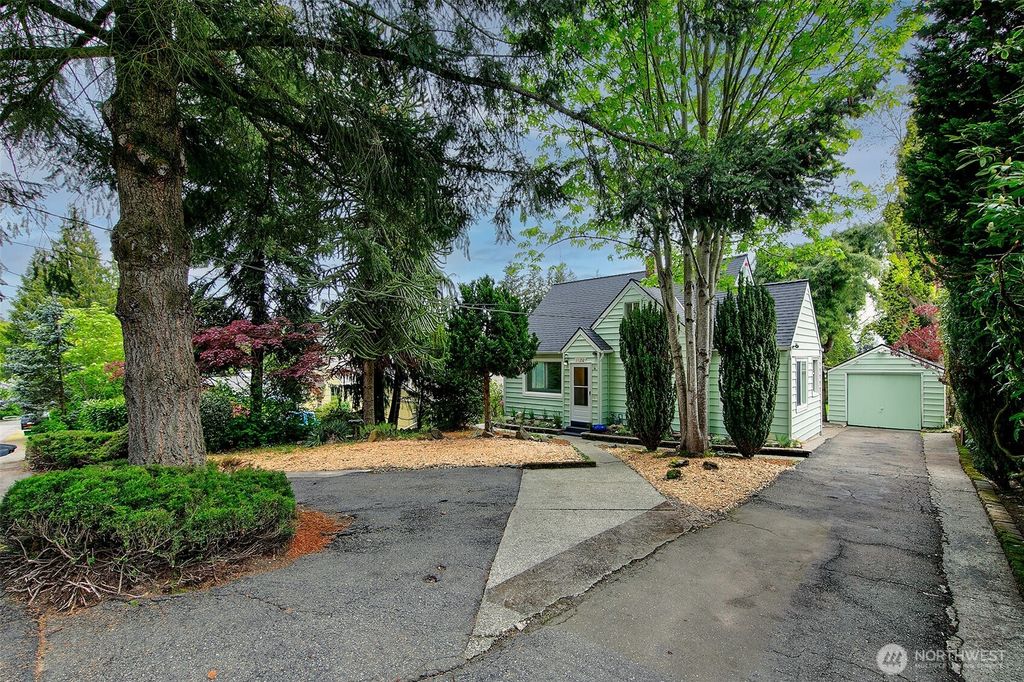 Photo of 11252 12th Avenue S, Seattle, WA 98168 (MLS # 2368909)