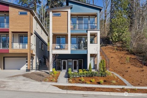 Photo of 4004 Aberdeen Way NE, Renton, WA 98056 (MLS # 2526939)