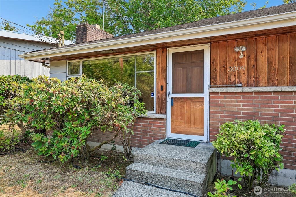 Photo of 3009 S Findlay Street, Seattle, WA 98108 (MLS # 2559323)