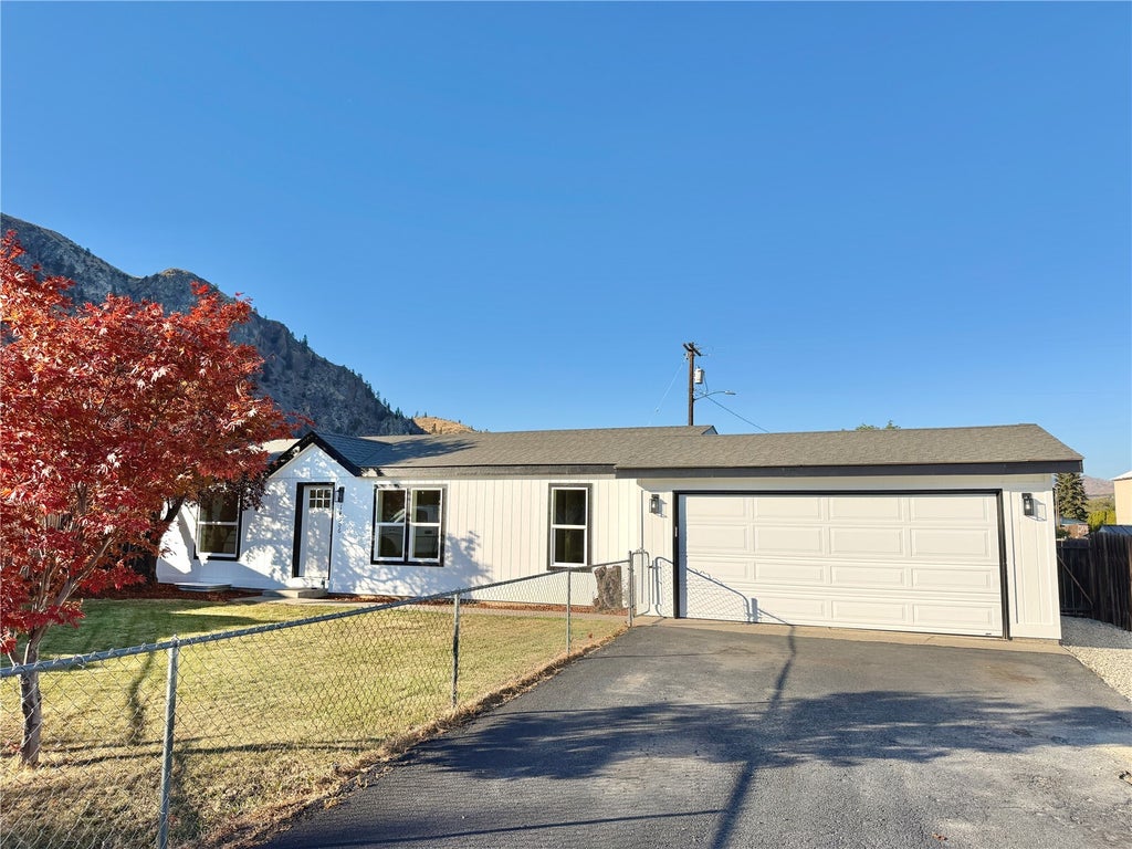 Photo of 14906 Voss Place, Entiat, WA 98822 (MLS # 2595320)