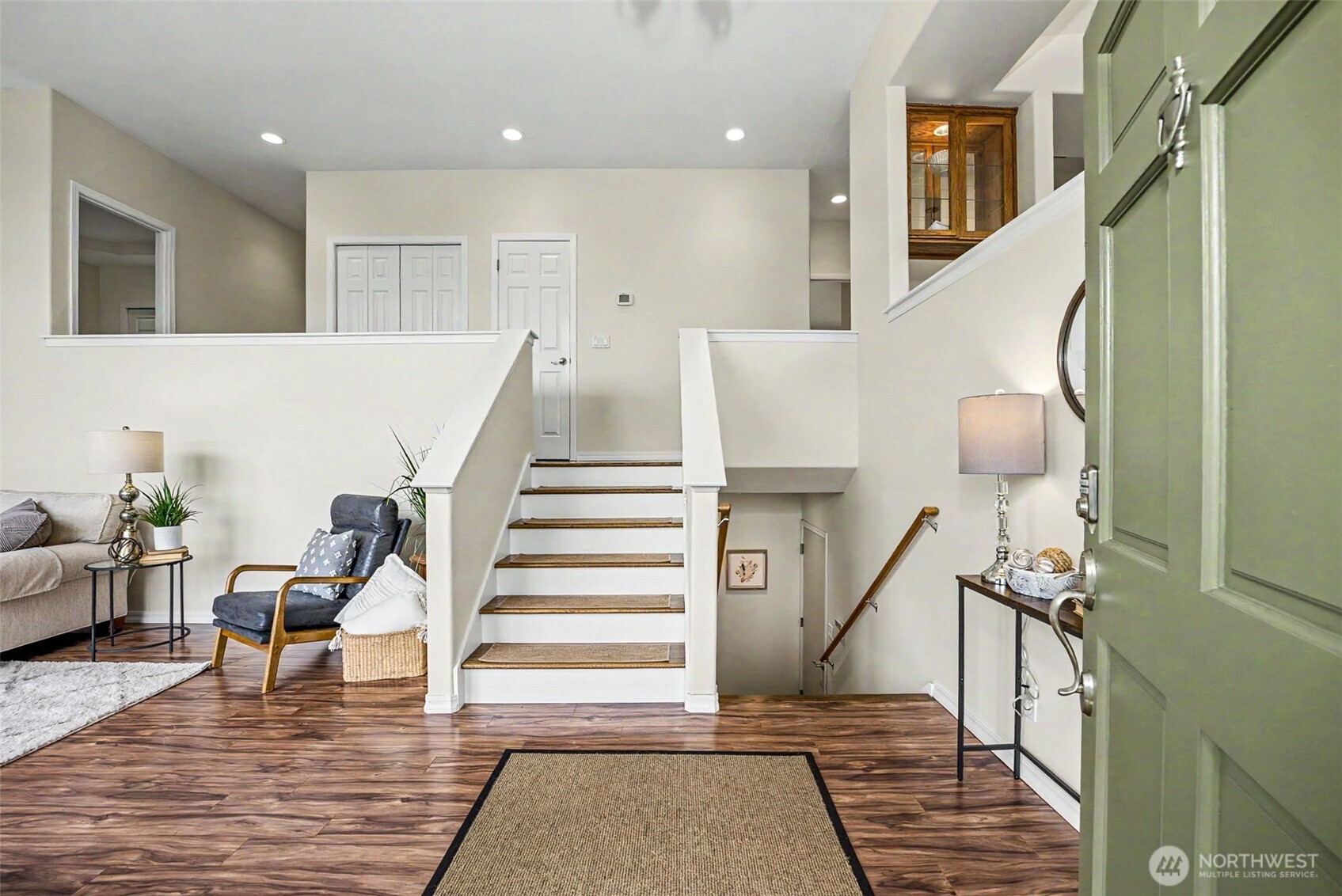 1860 Hillside Drive NE