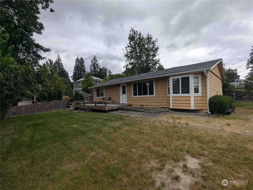 Photo of 4706 NE 24th Street, Renton, WA 98059 (MLS # 2254285)