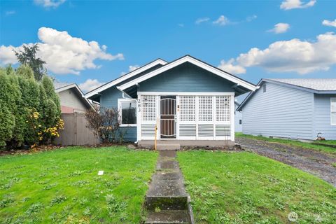 Photo of 283 18th Avenue, Longview, WA 98632 (MLS # 2460977)