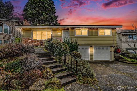 Photo of 7028 39th Avenue NE, Seattle, WA 98115 (MLS # 2476288)