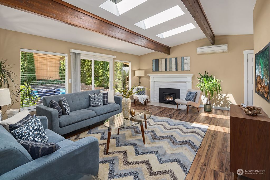 Photo of 4035 162nd Avenue SE, Bellevue, WA 98006 (MLS # 2026693)