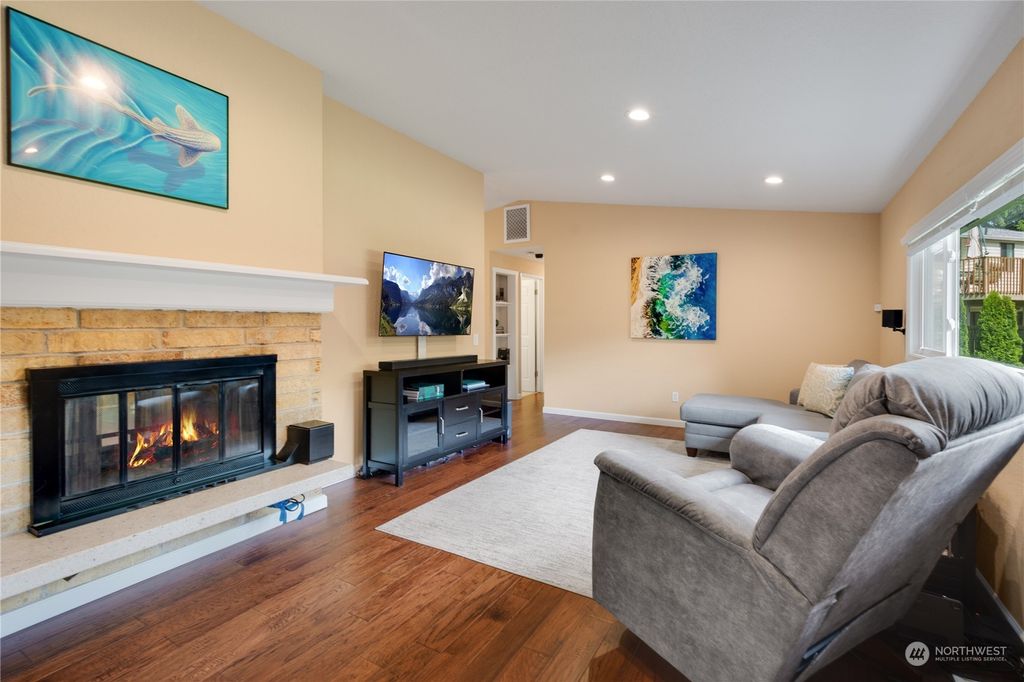 Photo of 1120 195th Street SW, Lynnwood, WA 98036 (MLS # 2058551)