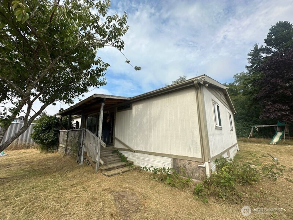 Photo of 7 Pine Street, Chinook, WA 98614 (MLS # 2532314)