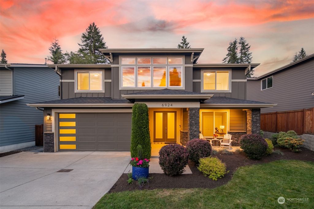 Photo of 6924 125th Avenue NE, Kirkland, WA 98033 (MLS # 2076376)