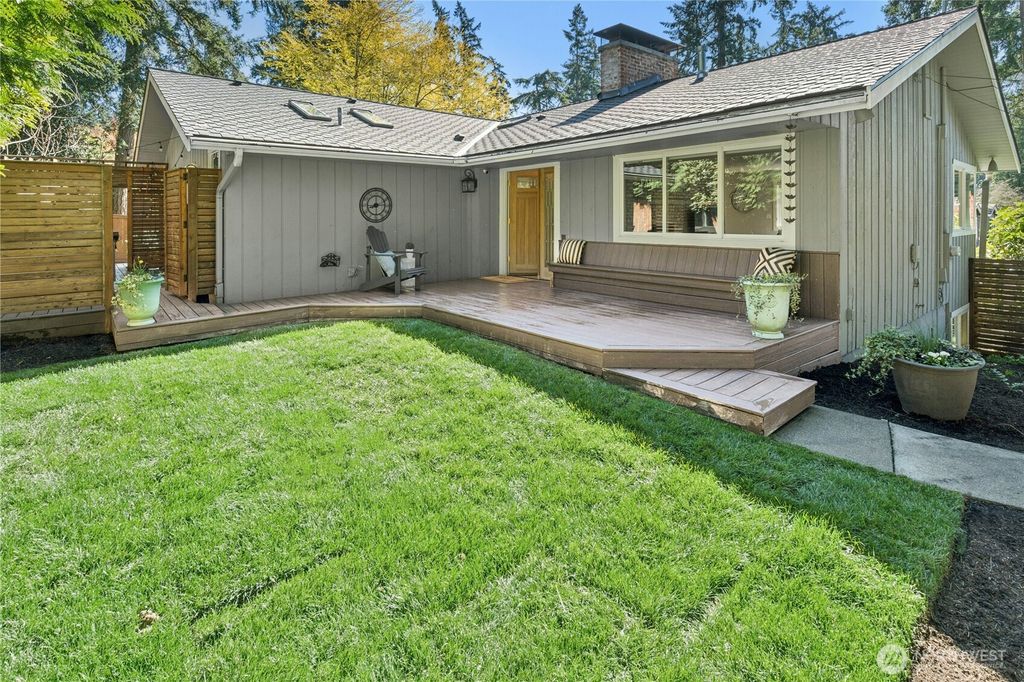 Photo of 3016 106th Avenue SE, Bellevue, WA 98004 (MLS # 2499163)