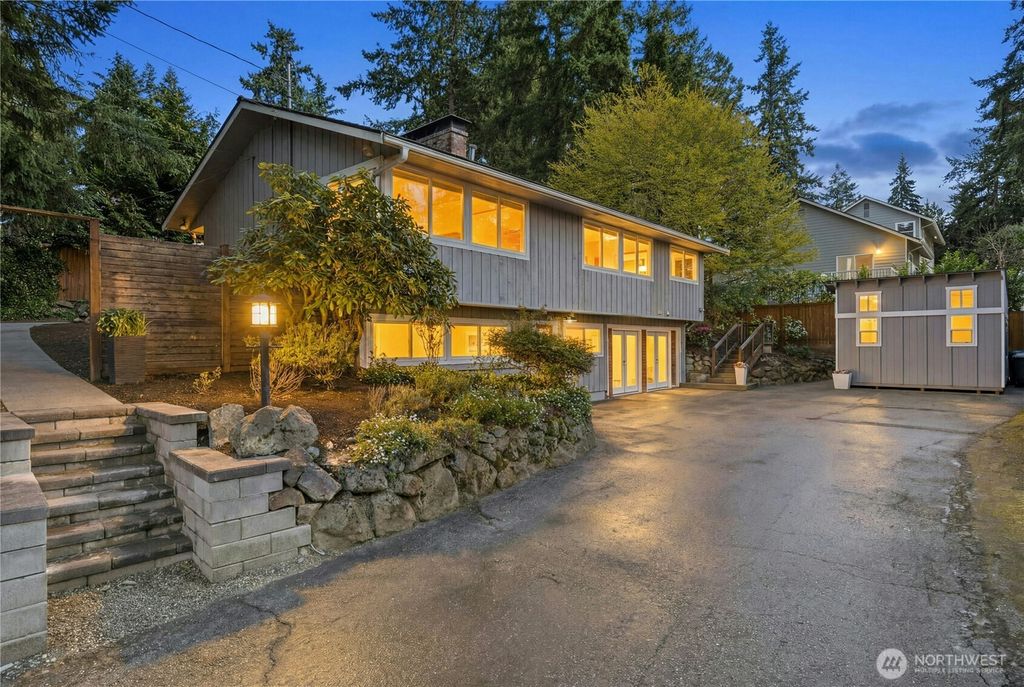 Photo of 3016 106th Avenue SE, Bellevue, WA 98004 (MLS # 2499163)