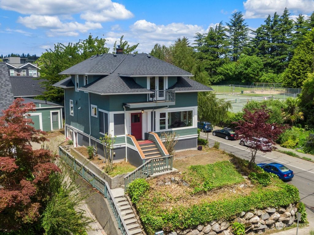 Photo of 1034 NE 71st Street, Seattle, WA 98115 (MLS # 2225514)