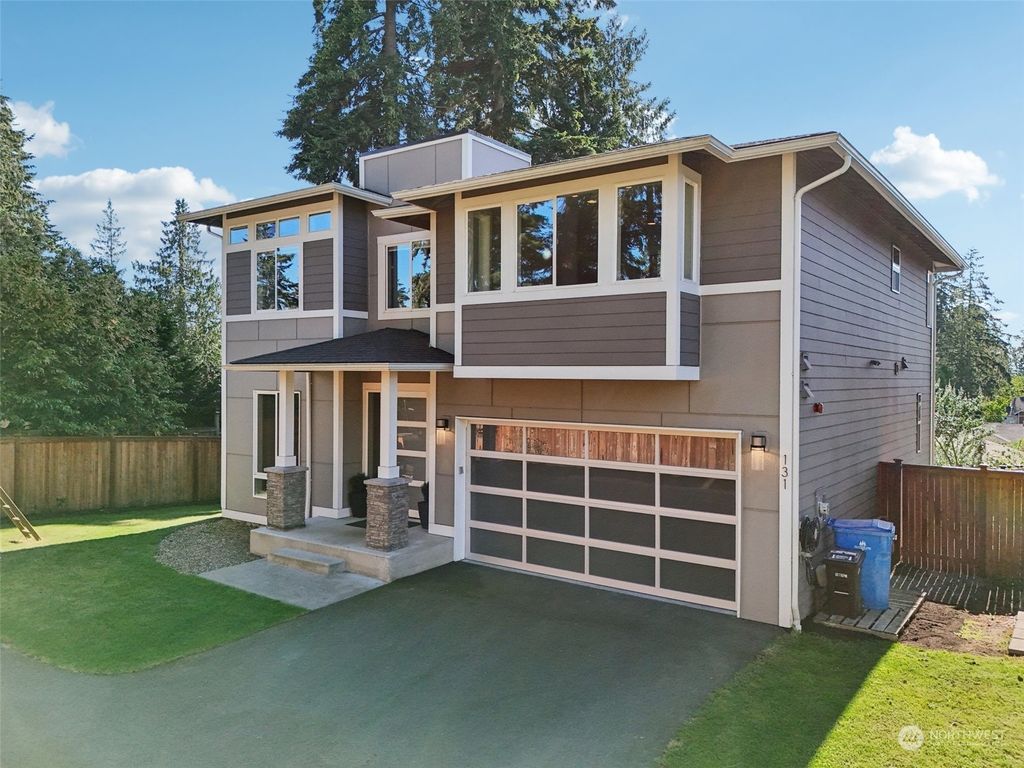 Photo of 131 NW 185th Street, Shoreline, WA 98177 (MLS # 2262858)