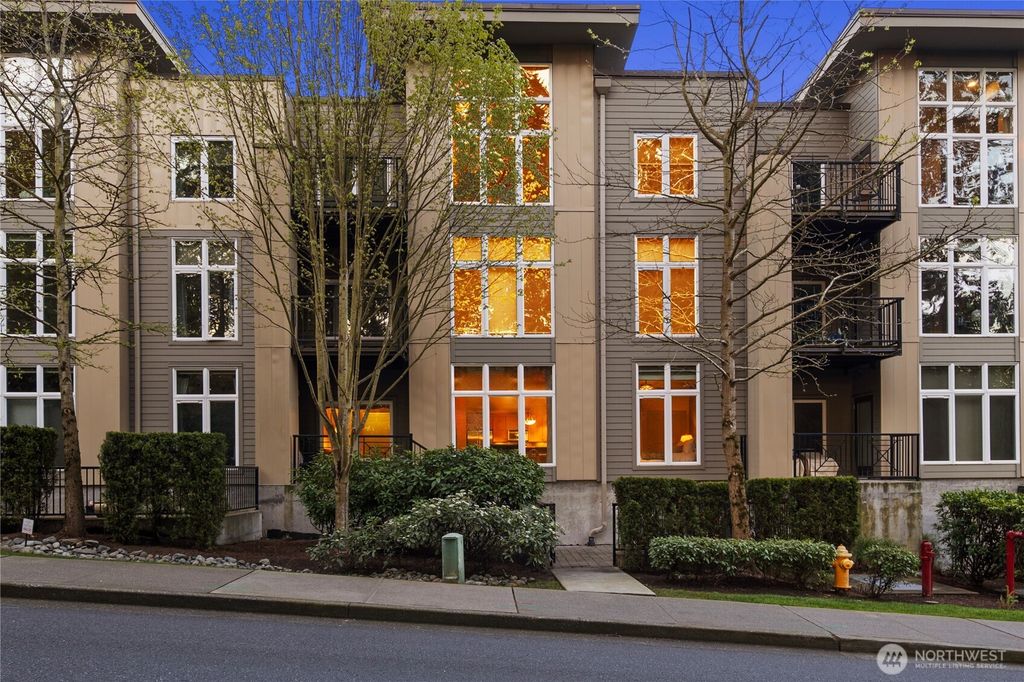 Photo of 150 102nd Avenue SE #213, Bellevue, WA 98004 (MLS # 2366171)