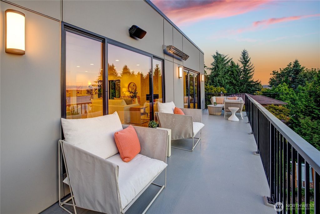 Photo of 6950 SE Maker Street, Mercer Island, WA 98040 (MLS # 2375868)