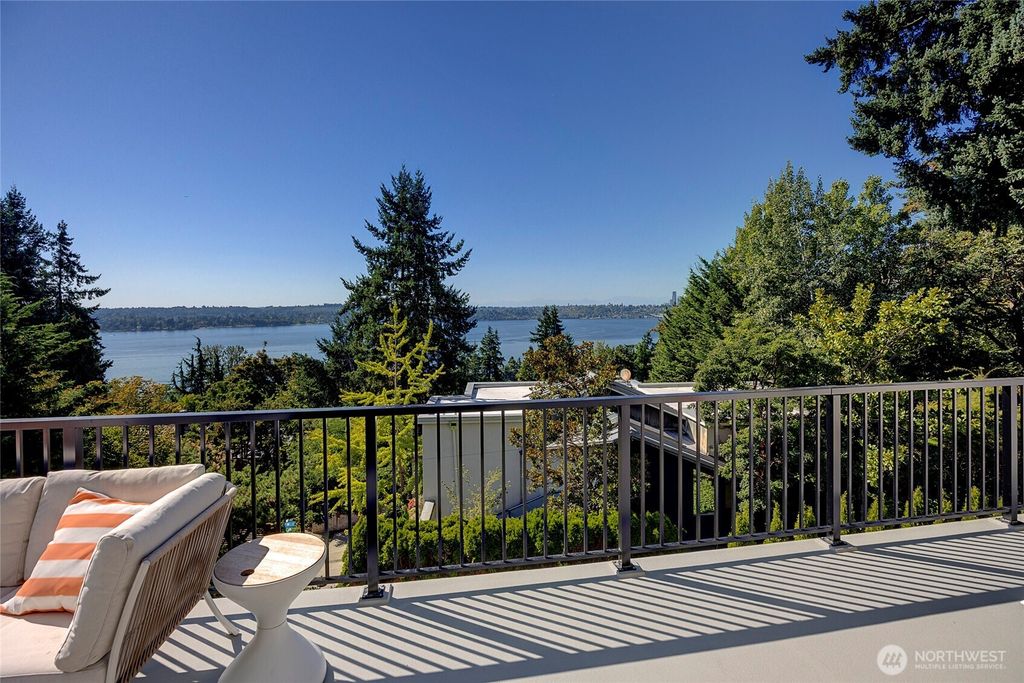 Photo of 6950 SE Maker Street, Mercer Island, WA 98040 (MLS # 2375868)