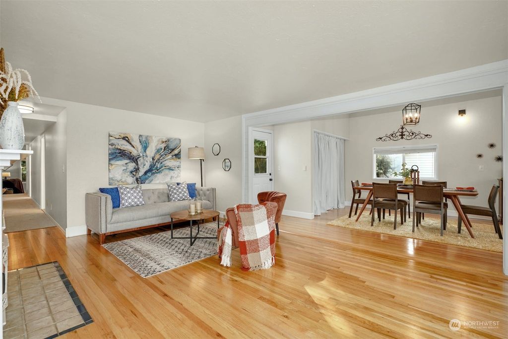 Photo of 15554 9th Avenue NE, Shoreline, WA 98155 (MLS # 2015402)