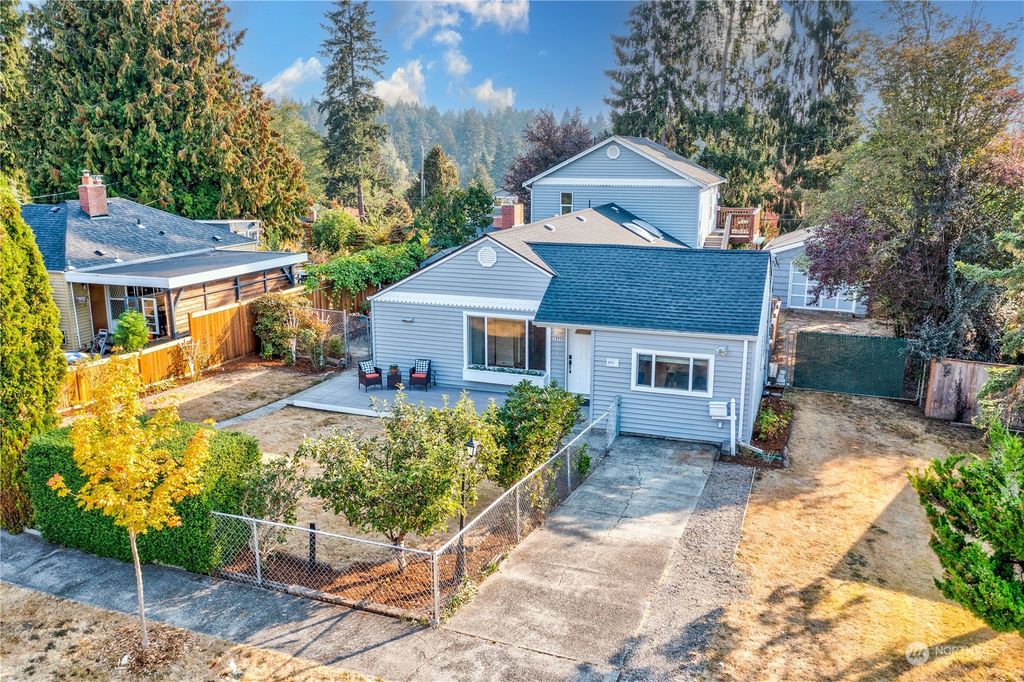 Photo of 15554 9th Avenue NE, Shoreline, WA 98155 (MLS # 2015402)
