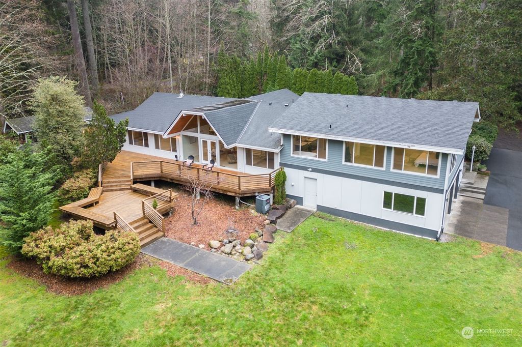 Photo of 19425 238th Avenue NE, Woodinville, WA 98077 (MLS # 2197172)