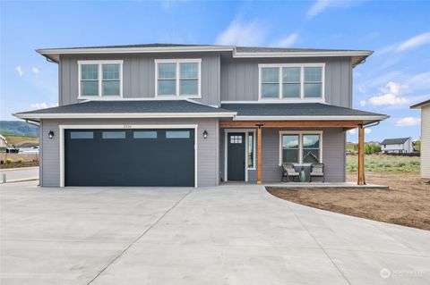 Photo of 2516 Plateau Drive, East Wenatchee, WA 98802 (MLS # 2216364)