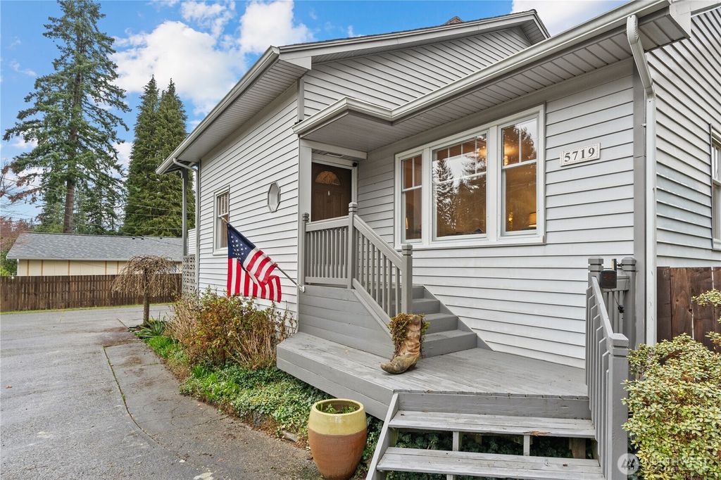 Photo of 5719 East Drive, Everett, WA 98203 (MLS # 2491618)