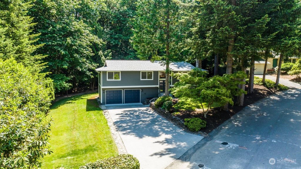 Photo of 230 Dorado Drive NW, Issaquah, WA 98027 (MLS # 2077003)