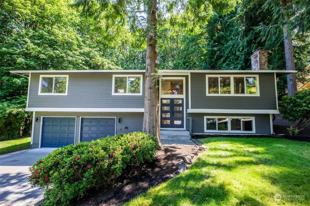 Photo of 230 Dorado Drive NW, Issaquah, WA 98027 (MLS # 2077003)