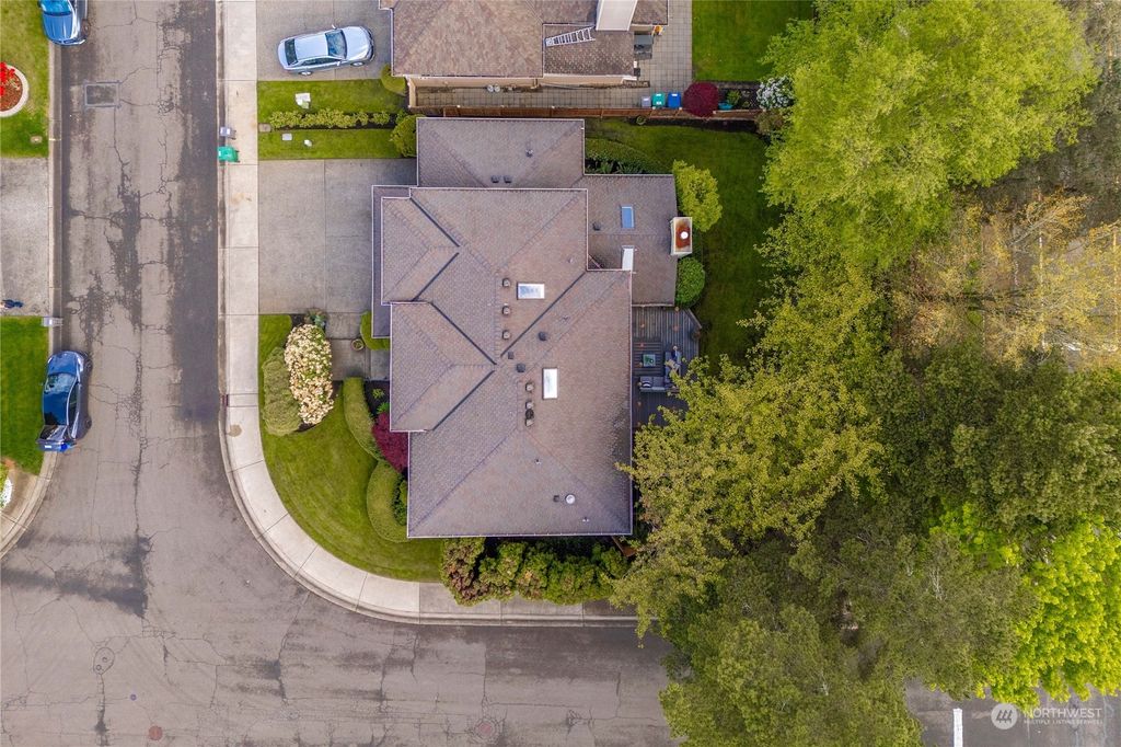 Photo of 6936 115th Place SE, Newcastle, WA 98056 (MLS # 2225557)