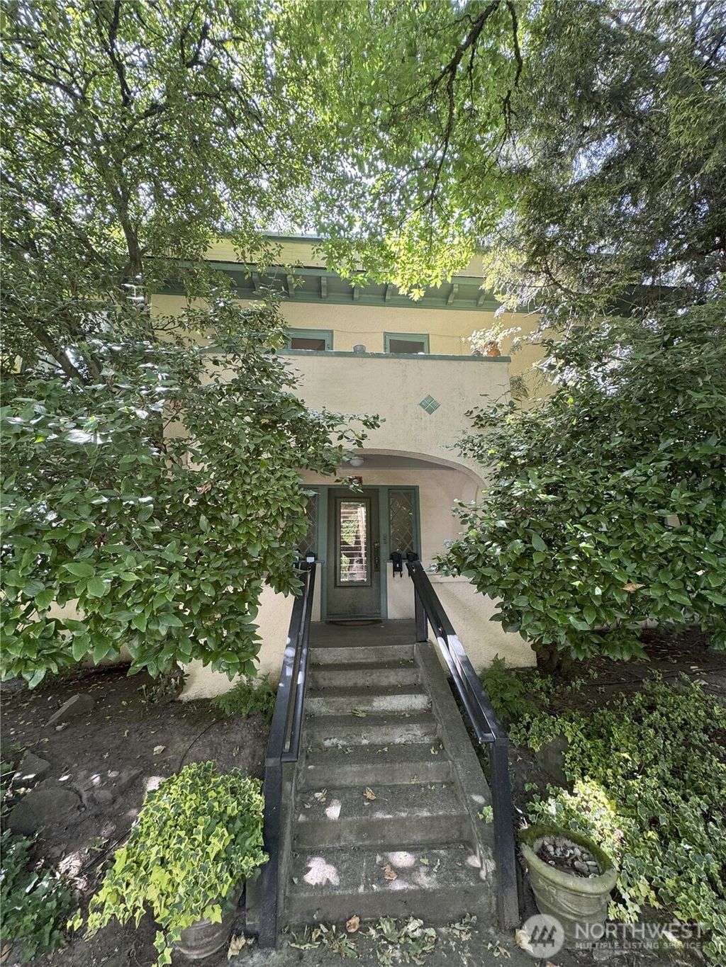 Photo of 633 33rd Avenue E, Seattle, WA 98112 (MLS # 2398247)